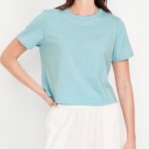 NWT Old Navy Everywhere cropped T-shirt